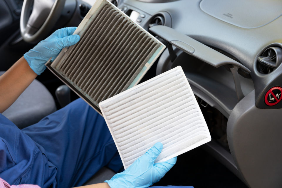 Clean and dirty cabin pollen air filter for a car